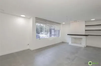 Casa com 4 quartos para alugar na Rua José Antônio Aranha, Três Figueiras, Porto Alegre