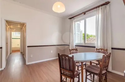 Apartamento com 2 quartos para alugar no Independência, Porto Alegre 