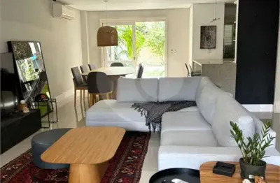 Casa com 4 quartos à venda na Rua Botafogo, Menino Deus, Porto Alegre
