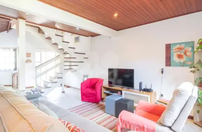 Casa com 3 quartos à venda na Rua Padre João Batista Reus, 1970, Vila Conceição, Porto Alegre