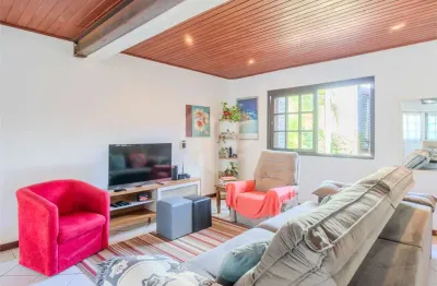 Casa com 3 quartos à venda na Rua Padre João Batista Reus, Vila Conceição, Porto Alegre