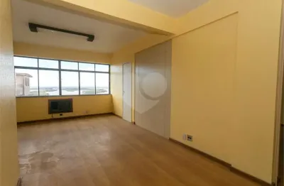Sala comercial à venda no Centro, Porto Alegre 