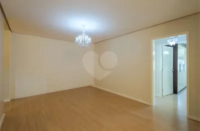 Apartamento com 2 quartos à venda no Centro, Porto Alegre 