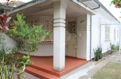 Casa com 2 quartos para alugar no Rio Branco, Porto Alegre 