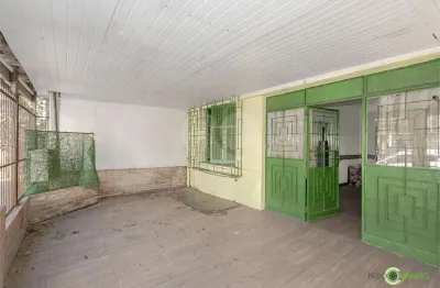 Casa com 3 quartos à venda na Avenida Montenegro, Petrópolis, Porto Alegre