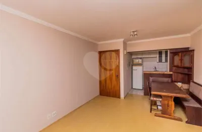 Apartamento com 3 quartos para alugar em Petrópolis, Porto Alegre 