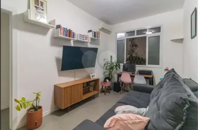 Apartamento com 2 quartos à venda na Rua João Alfredo, Cidade Baixa, Porto Alegre