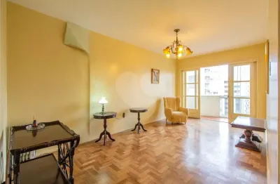 Apartamento com 3 quartos para alugar no Independência, Porto Alegre 