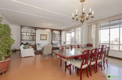 Apartamento com 4 quartos para alugar no Centro, Porto Alegre 