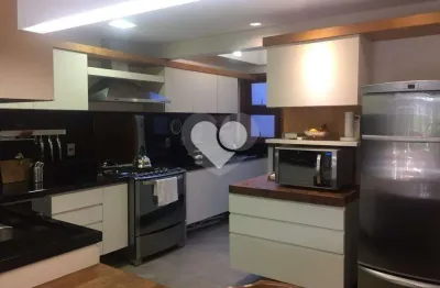 Terreno em condomínio fechado à venda no Três Figueiras, Porto Alegre 