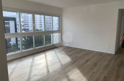 Apartamento com 2 quartos para alugar no Moinhos de Vento, Porto Alegre 
