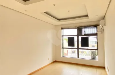 Sala comercial para alugar na Rua João Abbott, 257, Petrópolis, Porto Alegre
