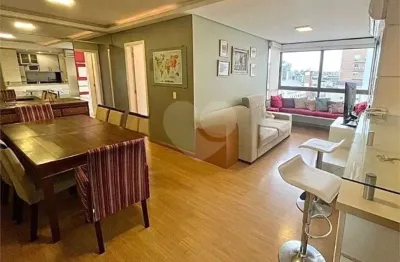 Apartamento com 3 quartos para alugar na Rua São Luís, 686, Santana, Porto Alegre