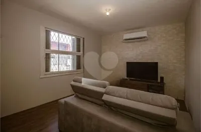 Casa com 2 quartos à venda no Santo Antônio, Porto Alegre 