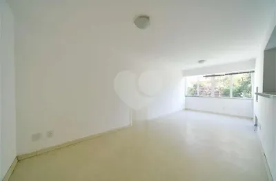 Apartamento com 3 quartos para alugar na Bela Vista, Porto Alegre 