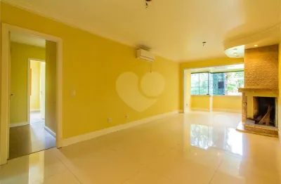 Apartamento com 3 quartos para alugar na Chácara das Pedras, Porto Alegre 