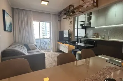 Apartamento mobiliado e decorado no coração de balneário camboriú