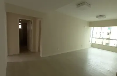 Locação anual apartamento com 2 dormitórios no edifício madrid