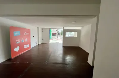 Sala comercial ampla com 50,46m²,  bem localizada próxima à avenida brasil