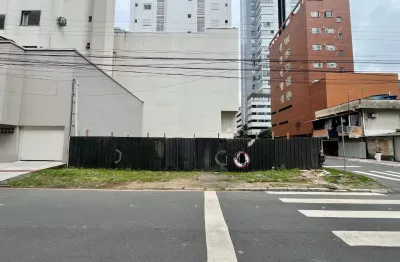 Terreno de esquina para uso comercial entre avenida brasil e terceira avenida