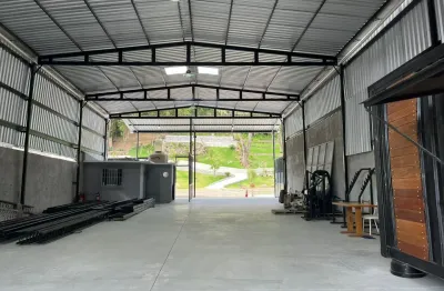 Aluguel - Galpão com 300m², + área plana descoberta e muito mais