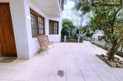 Casa com 3 quartos à venda no Centro, Pelotas 