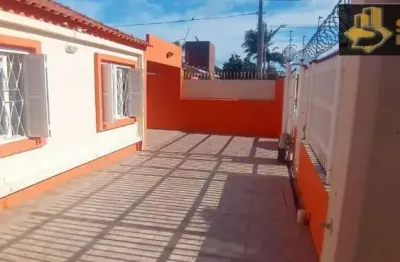 Casa com 2 quartos à venda no laranjal, pelotas , 300 m2 por r$ 500.000