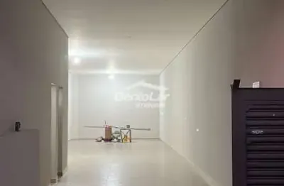 Loja 90 m² tudo novinho com banheiro, e com piso de porcelanato. r$2400,00