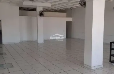 Sala comercial 200 m² com banheiro, vestiário com box e chuveiros,  pia em granito, iluminado, e be