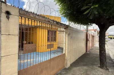 Casa com 3 quartos à venda na Rua Antônio Acioli, 801, Serrinha, Fortaleza