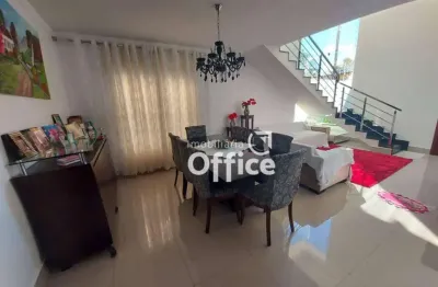 Sobrado com 4 dormitórios à venda, 290 m² por r$ 1.200.000,00 - residencial jardins do lago - anápolis/go