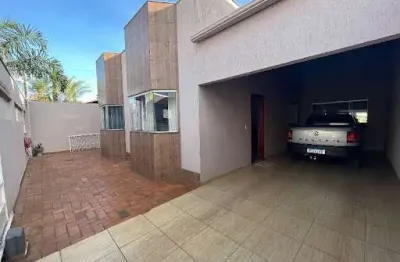 Casa com 4 quartos à venda, 225 m² por r$ 640.000 - residencial flamboyant - anápolis/go
