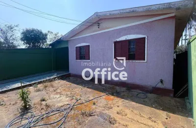 Oportunidade! casa bem ampla, com quintal espaçoso, possuindo 3 quartos, 216 m², de área construída,  por apenas r$ 385.000 - bandeiras - anápolis/go