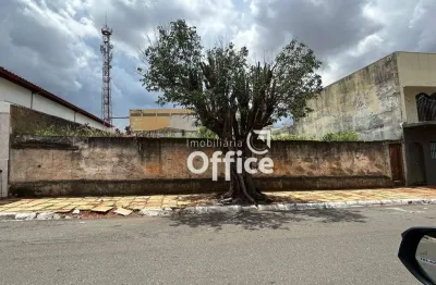 Excelente área de localização privilegiada com preço de oportunidade!!