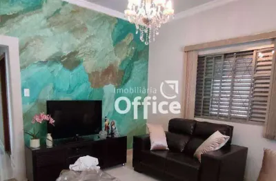 Casa com 3 quartos à venda, 300 m² por r$ 450.000 - setor central - anápolis/go