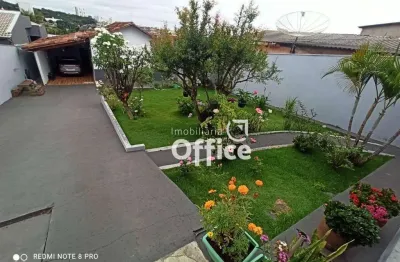 Casa com 4 quartos à venda na Rua Guimarães Natal, 1, Maracanã, Anápolis
