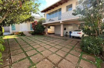 Excelente casa com ponto comercial na frente de 120m2 á venda