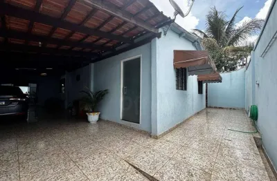 Casa com 3 quartos à venda na Rua Jacarandá, 3, Jardim dos Ipês, Anápolis