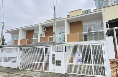 Casa com 2 quartos para alugar na rua olavo bilac, 169, velha, blumenau, 75 m2 por r$ 2.500