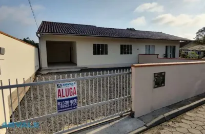 Casa com 2 quartos para alugar na rua elsa brehmer, 45, velha, blumenau, 85 m2 por r$ 2.000