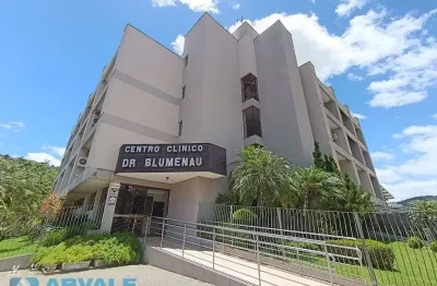 Sala comercial com 3 salas para alugar na alameda duque de caxias, 145, centro, blumenau, 61 m2 por r$ 2.000