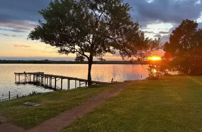 Rancho em miguelopolis beira rio grande pra alugar com duas suites
