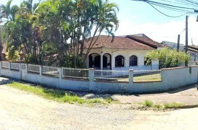 Casa para alugar na Rua Martinho Van Biene, 2377, Aventureiro, Joinville