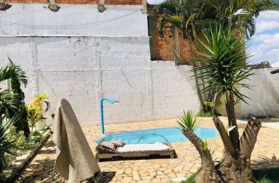 Casa para venda tem 130 metros quadrados com 3 quartos