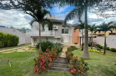 Casa de condomínio para venda possui 820 metros quadrados com 5 quartos