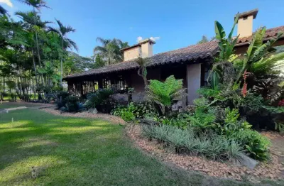 Casa de condomínio para venda com 920 metros quadrados com 5 quartos