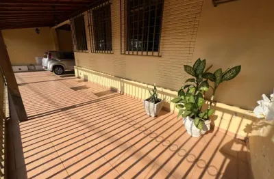 Mega oportunidade de casa com duas moradias no bairro copacabana