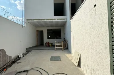 Mega oportunidade de casa com entrada independente no bairro santa branca