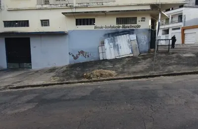 Oportunidade de ouro, casa com 4 quartos e  4 lojas à venda,  no bairro santa monica;