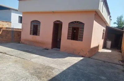 Casa em dona rosarinha, santa luzia, com 240m² de área total e 80m² de construção.